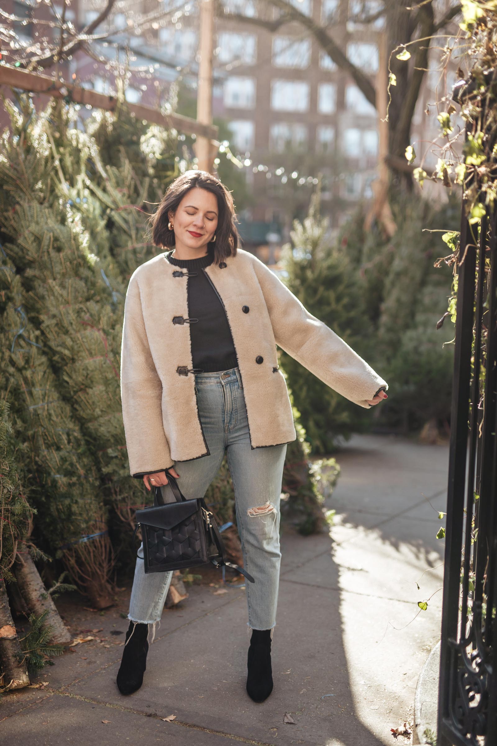 teddy jacket and jeans outfit